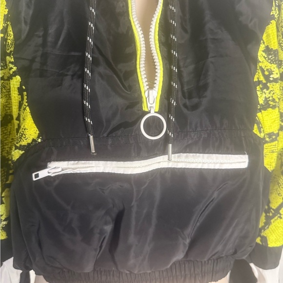 New Look Sport Black Neon Snake Print Cropped Windbreaker – M - Picture 3 of 9